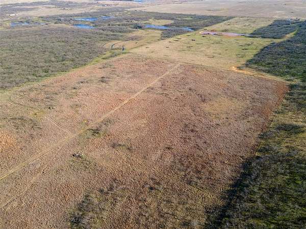 23 Acres of Land for Sale in Henrietta, Texas