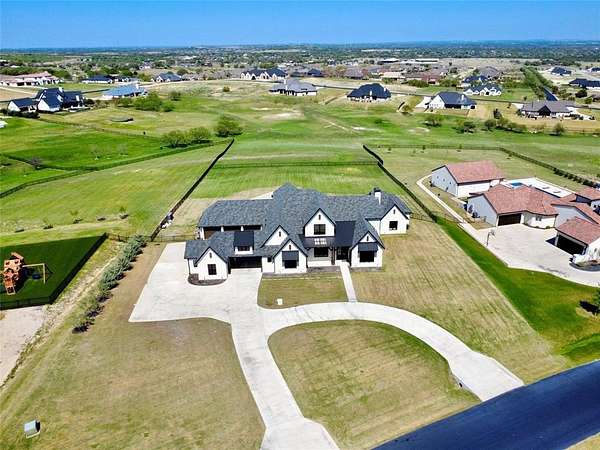 2.68 Acres of Land with Home for Sale in Aledo, Texas