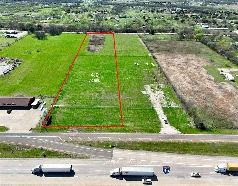 4 Acres of Commercial Land for Sale in Rice, Texas