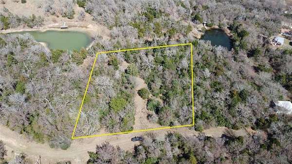2 Acres of Residential Land for Sale in Jewett, Texas