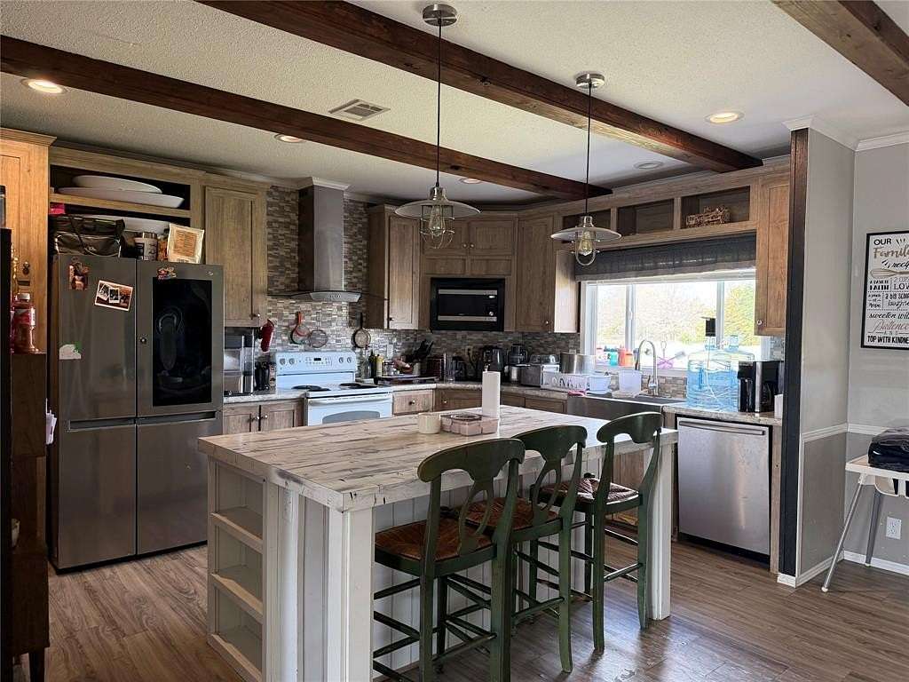 9.81 Acres of Land with Home for Sale in Tool, Texas