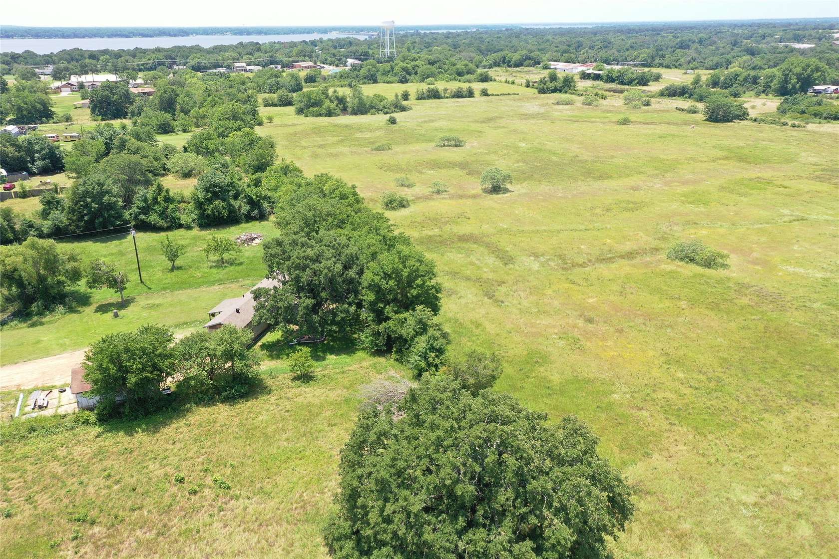 1 Acre of Residential Land for Sale in Mabank, Texas