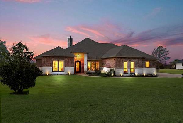 2 Acres of Land with Home for Sale in Rockwall, Texas