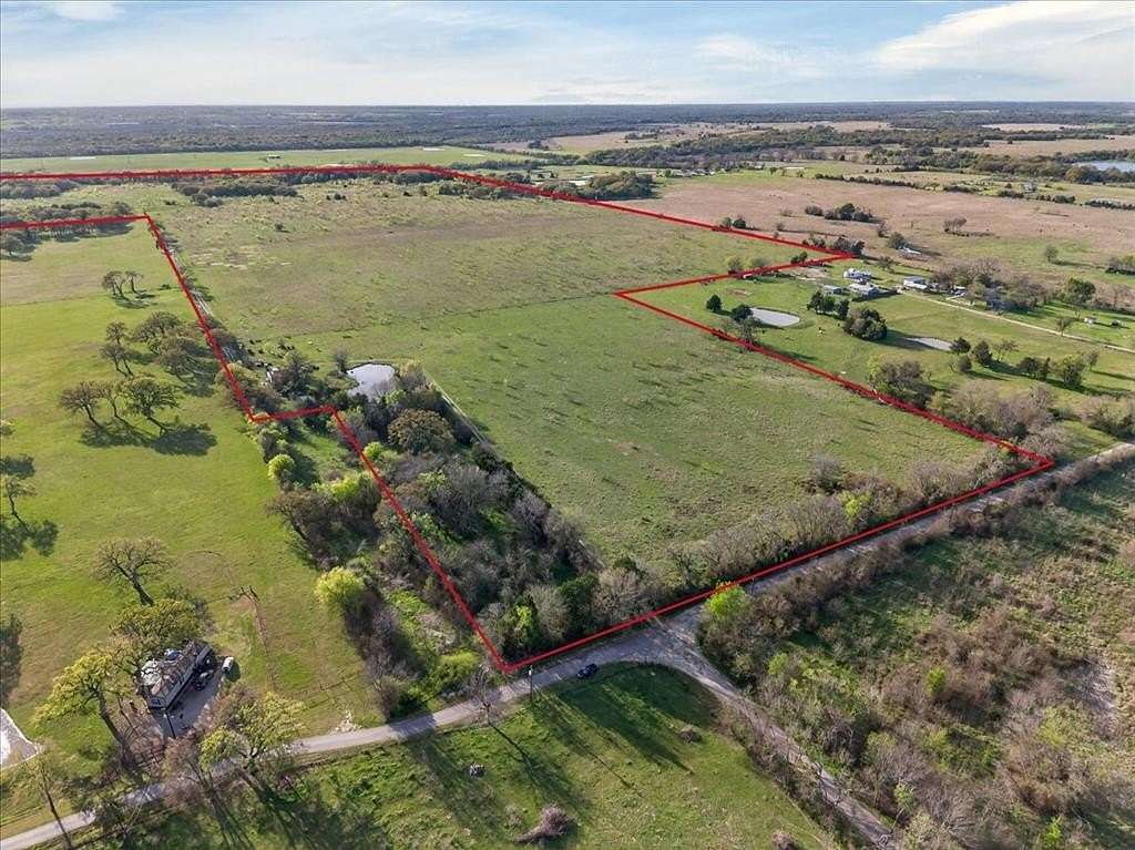 234 Acres of Agricultural & Residential Land for Sale in Kemp, Texas
