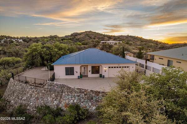 1.82 Acres of Land with Home for Sale in Oracle, Arizona