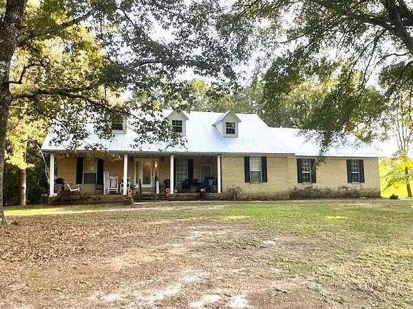 100 Acres of Land with Home for Sale in Sulligent, Alabama