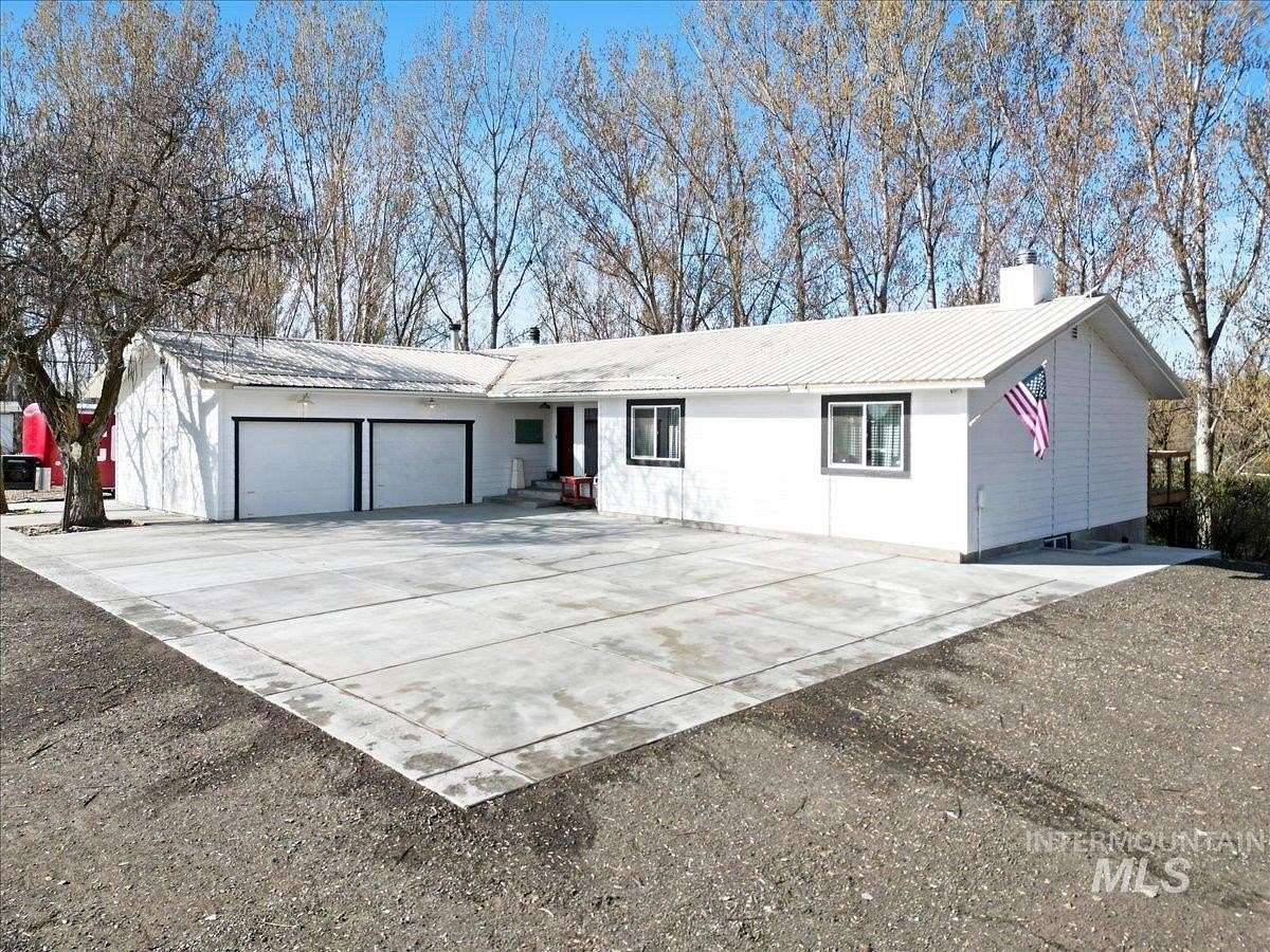 2 Acres of Land with Home for Sale in Fruitland, Idaho