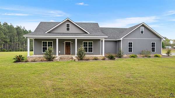 4 Acres of Land with Home for Sale in Cochran, Georgia
