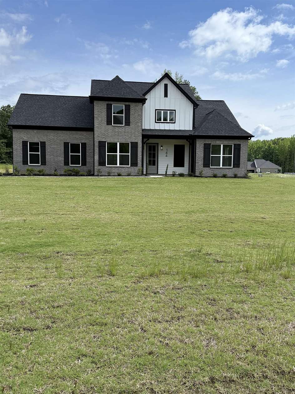 1.5 Acres of Land with Home for Sale in Byhalia, Mississippi