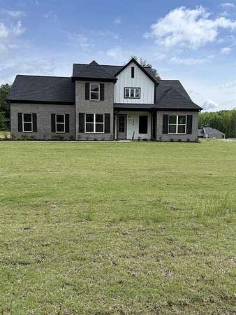 1.5 Acres of Land with Home for Sale in Byhalia, Mississippi