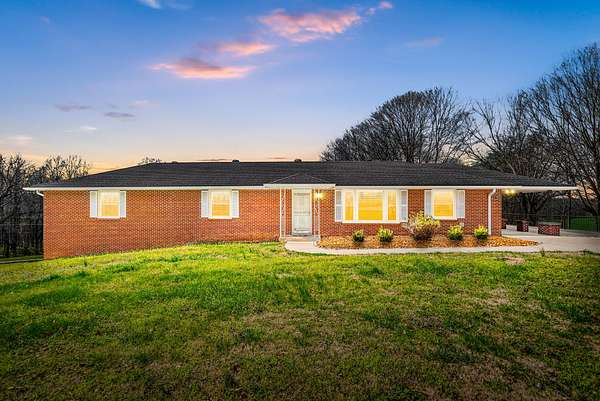 5 Acres of Land with Home for Sale in Clarksville, Tennessee