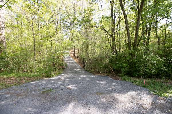 10.1 Acres of Land for Sale in Delano, Tennessee