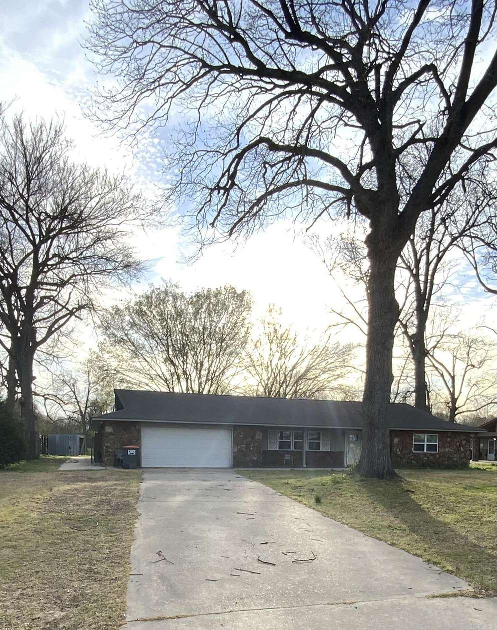 2 Acres of Land with Home for Sale in Pine Bluff, Arkansas