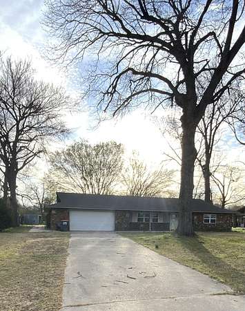 2 Acres of Land with Home for Sale in Pine Bluff, Arkansas