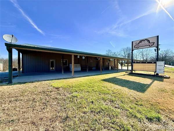 4.63 Acres of Improved Commercial Land for Sale in Perryville, Missouri