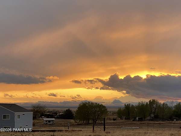 1 Acre of Land for Sale in Paulden, Arizona