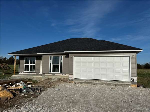 2.75 Acres of Land with Home for Sale in Harrison, Arkansas