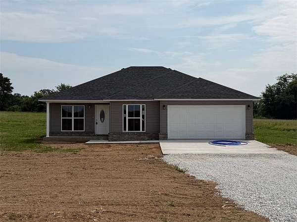 2.75 Acres of Land with Home for Sale in Harrison, Arkansas