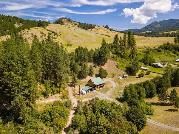 5.1 Acres of Land with Home for Sale in Rice, Washington