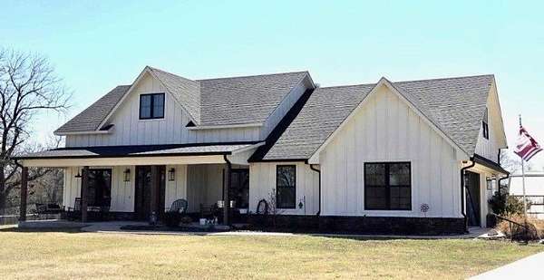 85.8 Acres of Land with Home for Sale in Ardmore, Oklahoma