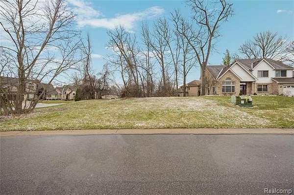 0.25 Acres of Residential Land for Sale in Waterford, Michigan