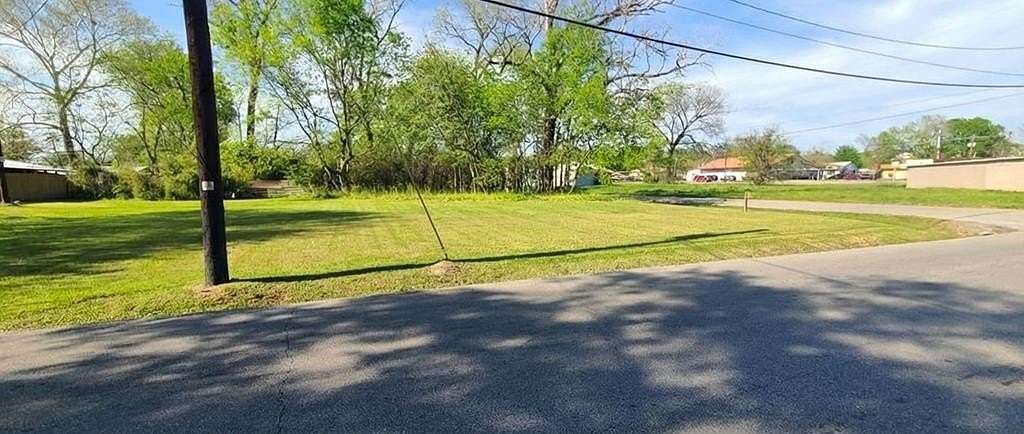 0.39 Acres of Land for Sale in Lufkin, Texas
