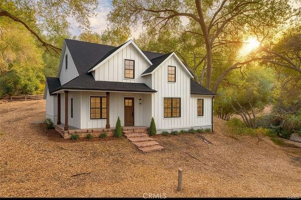 0.13 Acres of Residential Land for Sale in Woodland Hills, California