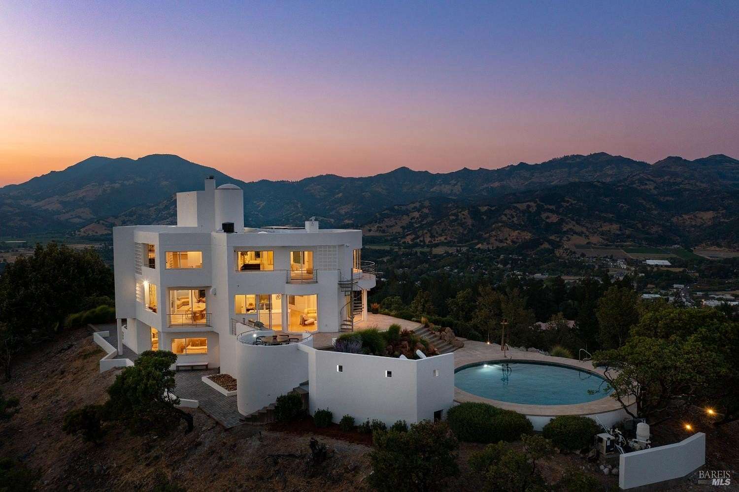 13.7 Acres of Land with Home for Lease in Calistoga, California