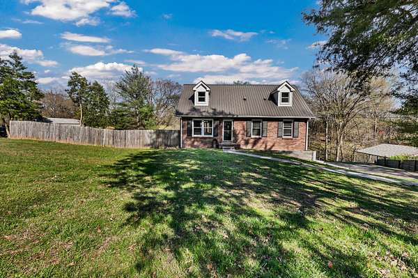 1.52 Acres of Land with Home for Sale in Clarksville, Tennessee