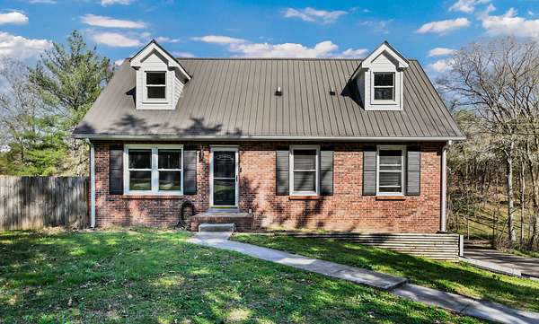 1.52 Acres of Land with Home for Sale in Clarksville, Tennessee