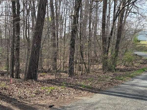 5 Acres of Land for Sale in Ocoee, Tennessee