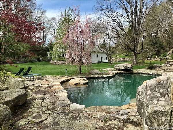 5 Acres of Land with Home for Lease in Danbury, Connecticut