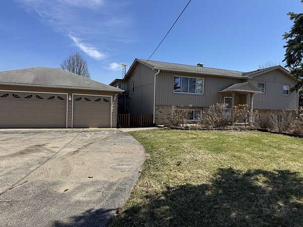 5 Acres of Land with Home for Lease in Homer Glen, Illinois