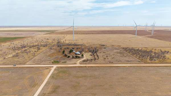 14 Acres of Land with Home for Sale in Hereford, Texas