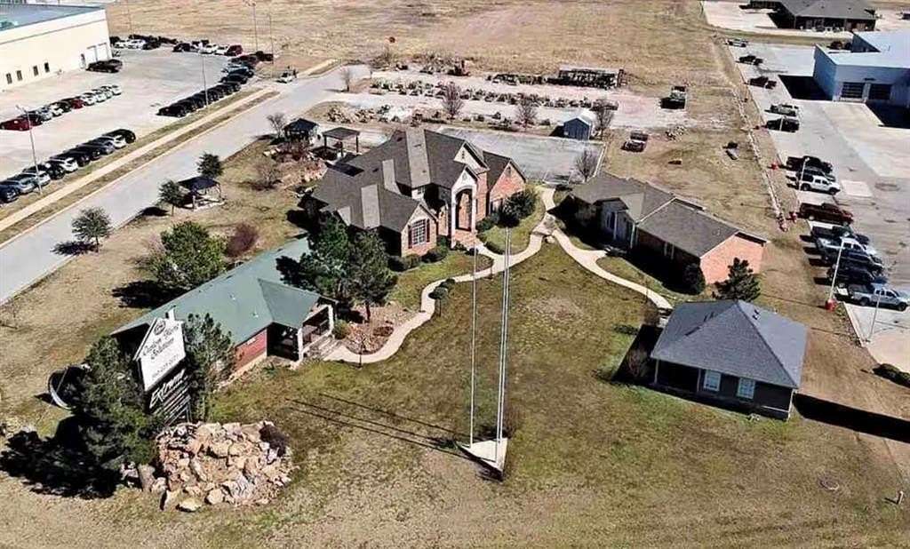 2 Acres of Land with Home for Sale in Ardmore, Oklahoma