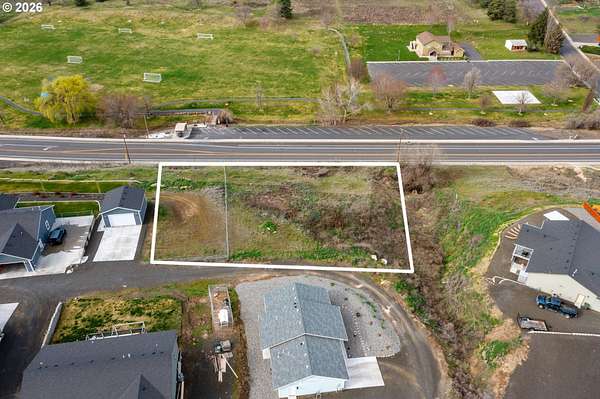 0.9 Acres of Residential Land for Sale in Pendleton, Oregon