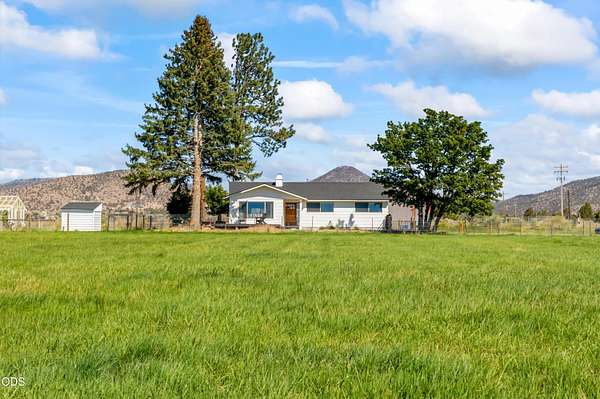 9.27 Acres of Land with Home for Sale in Powell Butte, Oregon