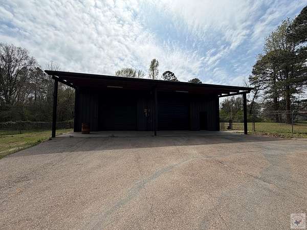 3 Acres of Improved Mixed-Use Land for Sale in Texarkana, Arkansas