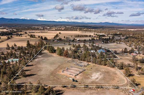 15.9 Acres of Improved Land for Sale in Bend, Oregon