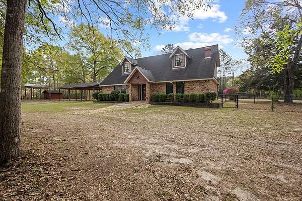 28 Acres of Agricultural Land with Home for Sale in Warren, Texas