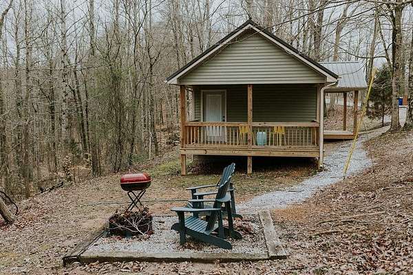 4 Acres of Land with Home for Sale in Mammoth Cave, Kentucky