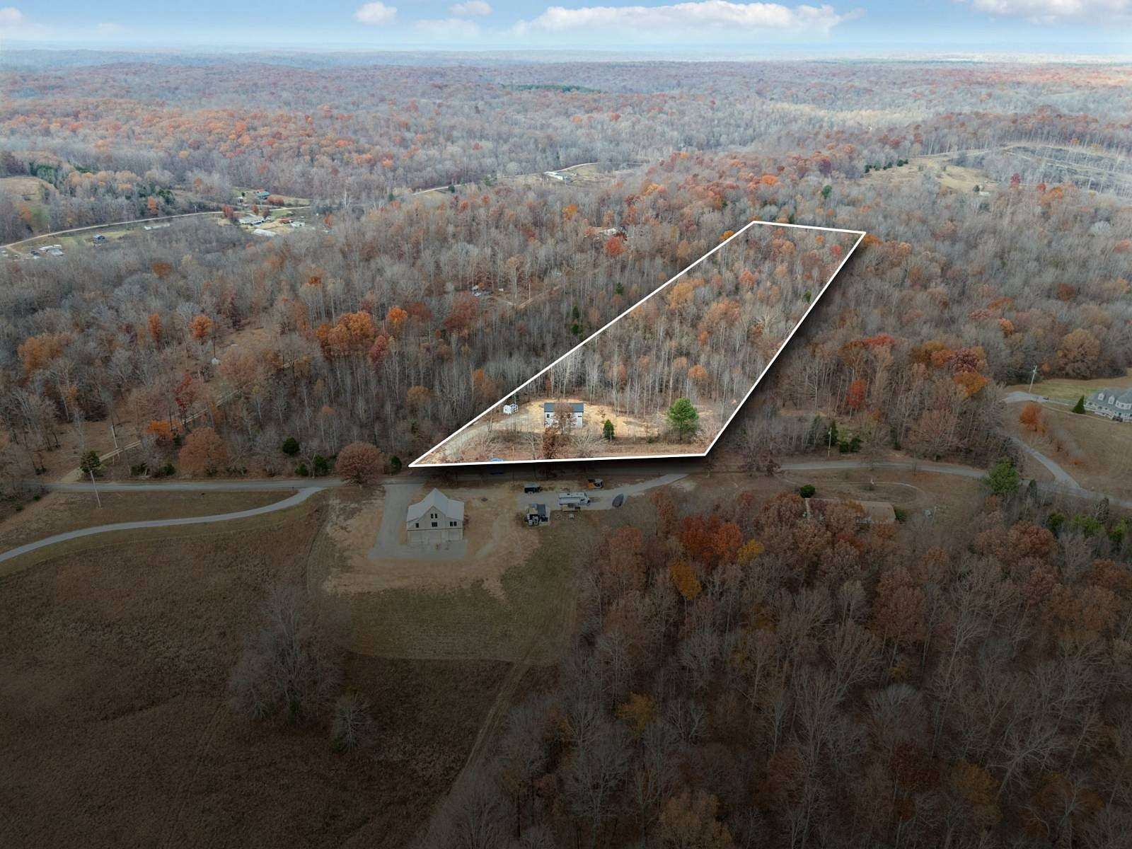 6 Acres of Land with Home for Sale in Cumberland City, Tennessee