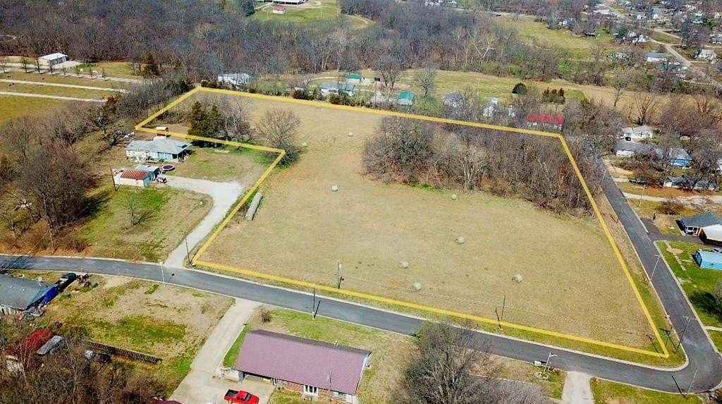 6.32 Acres of Agricultural Land for Sale in Carrollton, Missouri