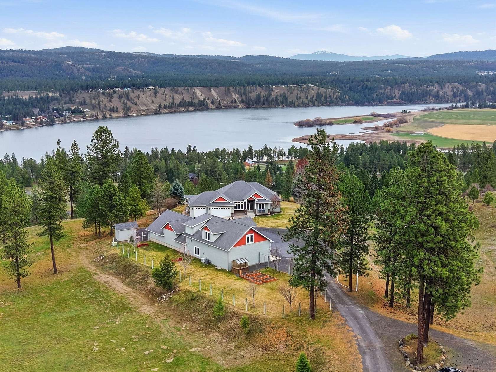 10 Acres of Land with Home for Sale in Nine Mile Falls, Washington