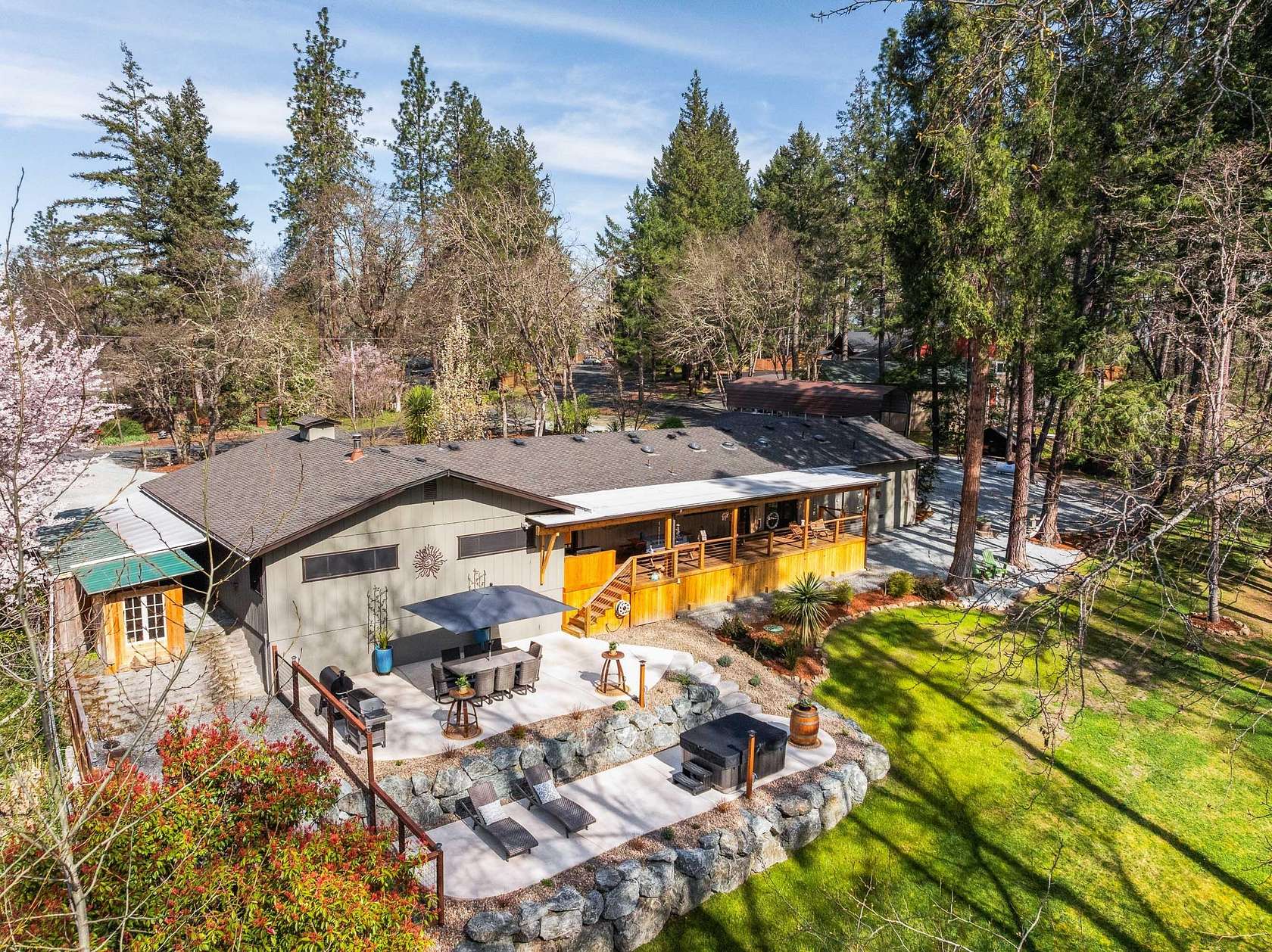 1.75 Acres of Land with Home for Sale in Grants Pass, Oregon