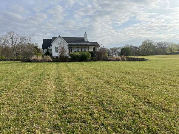 9 Acres of Land with Home for Sale in Winchester, Tennessee