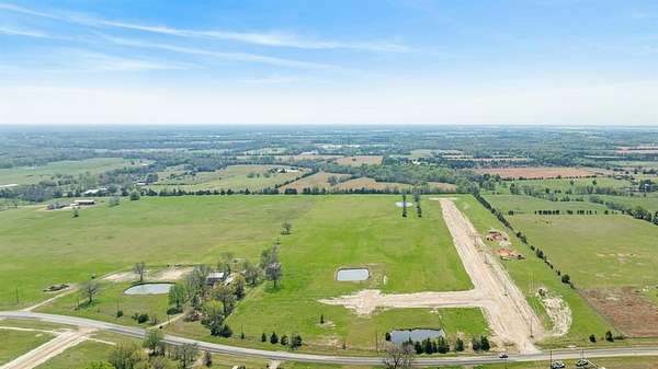 1 Acre of Residential Land for Sale in Sumner, Texas