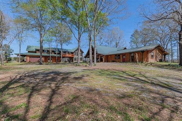 35 Acres of Land with Home for Sale in Marshall, Texas