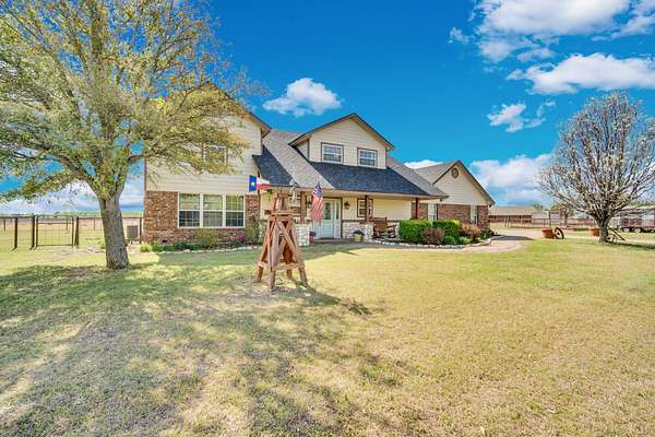 5.27 Acres of Land with Home for Sale in Maypearl, Texas