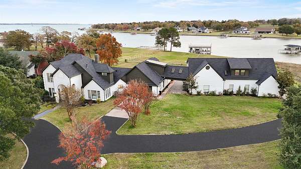 1.9 Acres of Land with Home for Sale in Corsicana, Texas